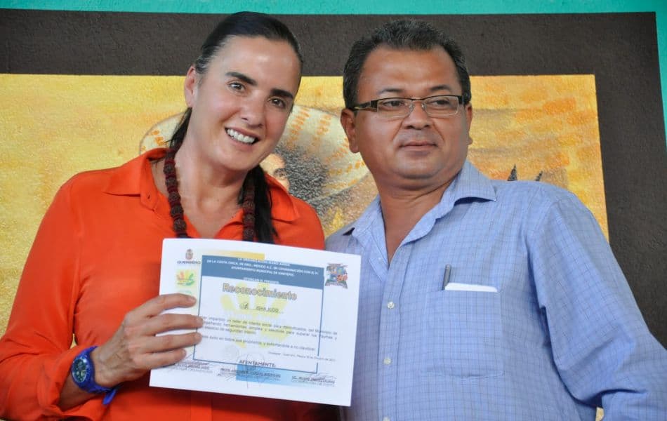 Esta vez un seminario de labor social que dictó Isha en la ciudad de Cuajinicuilapa, en el estado de Guerrero. Alli se reunieron más de mil personas damnificadas por el paso de dos huracanes que…