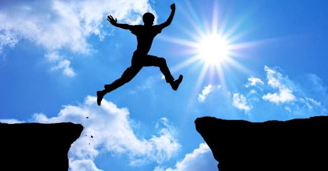 Un salto cuántico es el salto instantáneo que dan las partículas entre dos lugares sin cruzar el espacio intermedio. Isha lo lleva a tu conciencia: aquello en lo que te enfocas, crece.