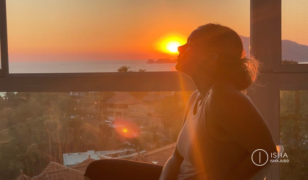 El cambio no está en el futuro ni afuera: empieza en cada elección que haces en el presente, cuando vuelves a tu corazón y encuentras la armonía adentro.