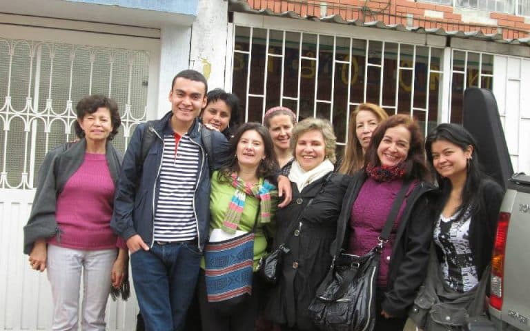 Isha Colombia -En Casa Corazones de la Fundación Niños de los Andes