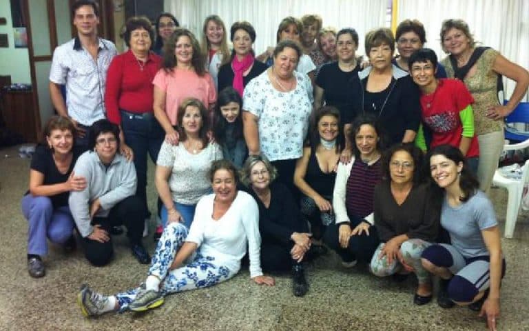 Estudiantes misiones Paraguay Encontrándose con Isha